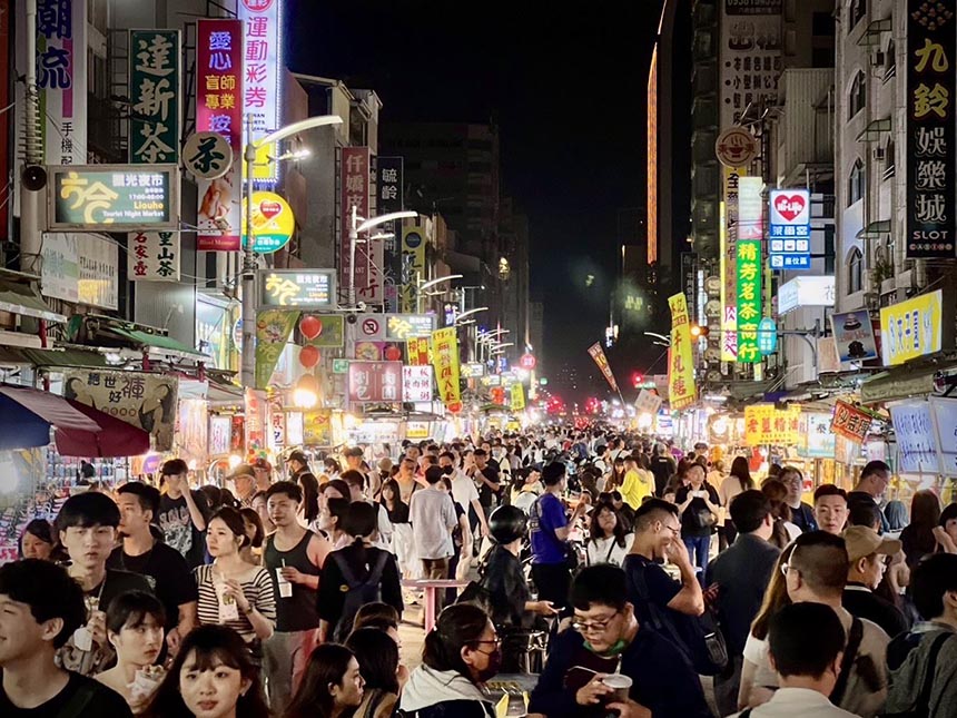 首屆高雄櫻花季台日韓巨星雲集  破6萬歌迷進場同嗨