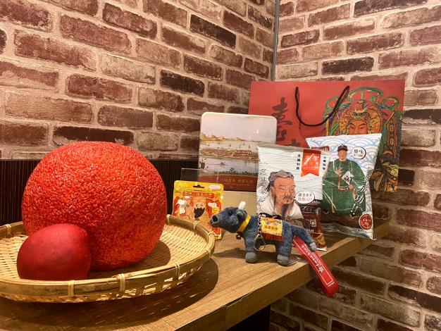 「紅球臺南 RedBall Tainan」古蹟限定商品限期特惠  「紅椪椪」椪餅限量贈送