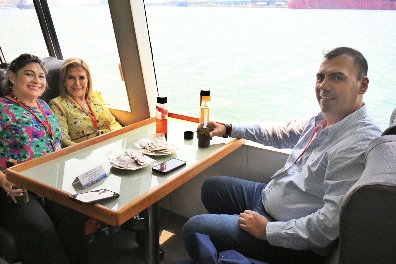 友邦巴拉圭參議長歐斐拉首訪高 搭文化遊艇見證港灣發展