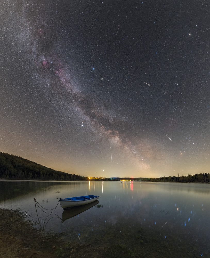 首場火流星秀  天琴座流星雨極大登場...