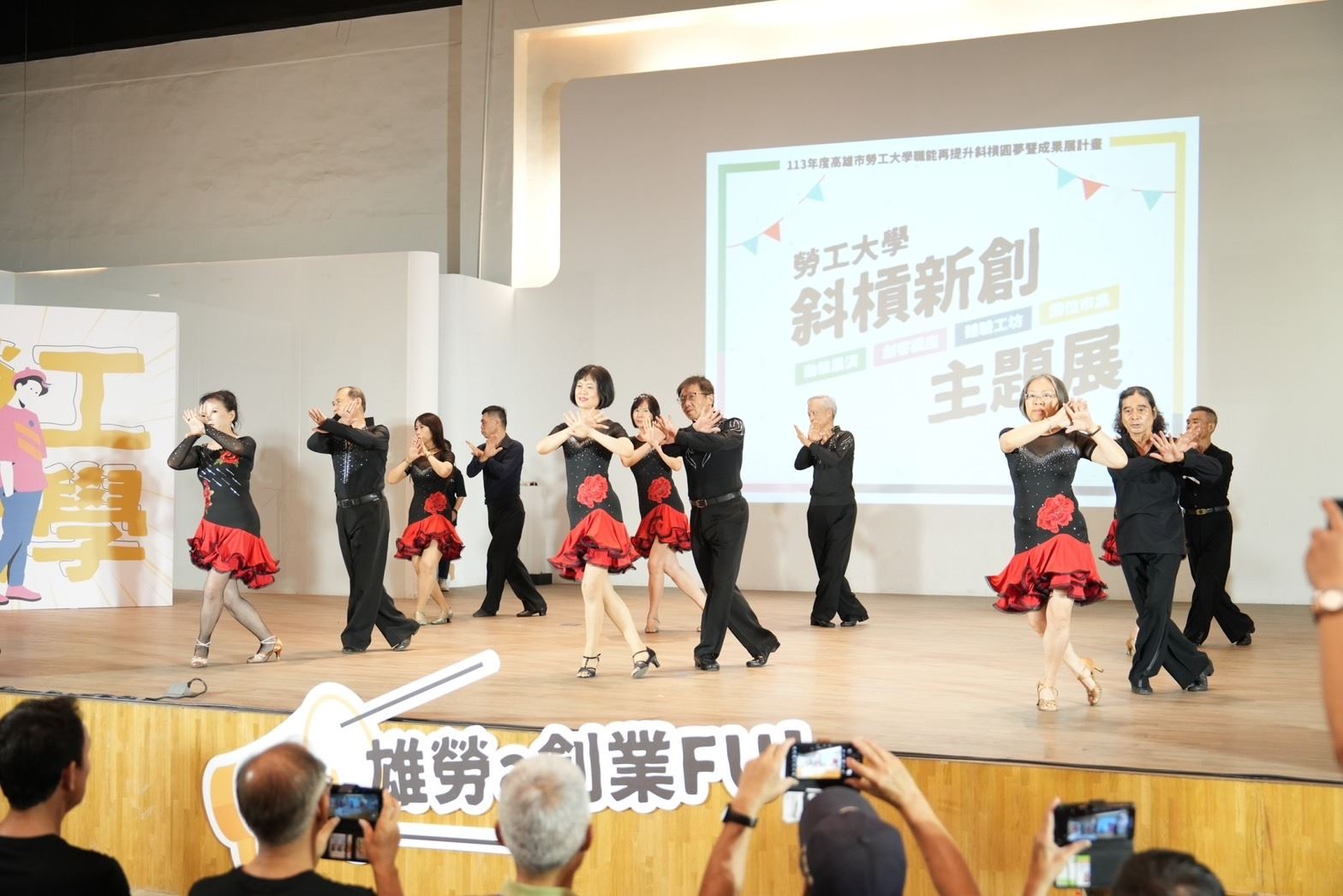 高市勞工大學斜槓新創主題展 秀出勞工朋友的創作與才華...