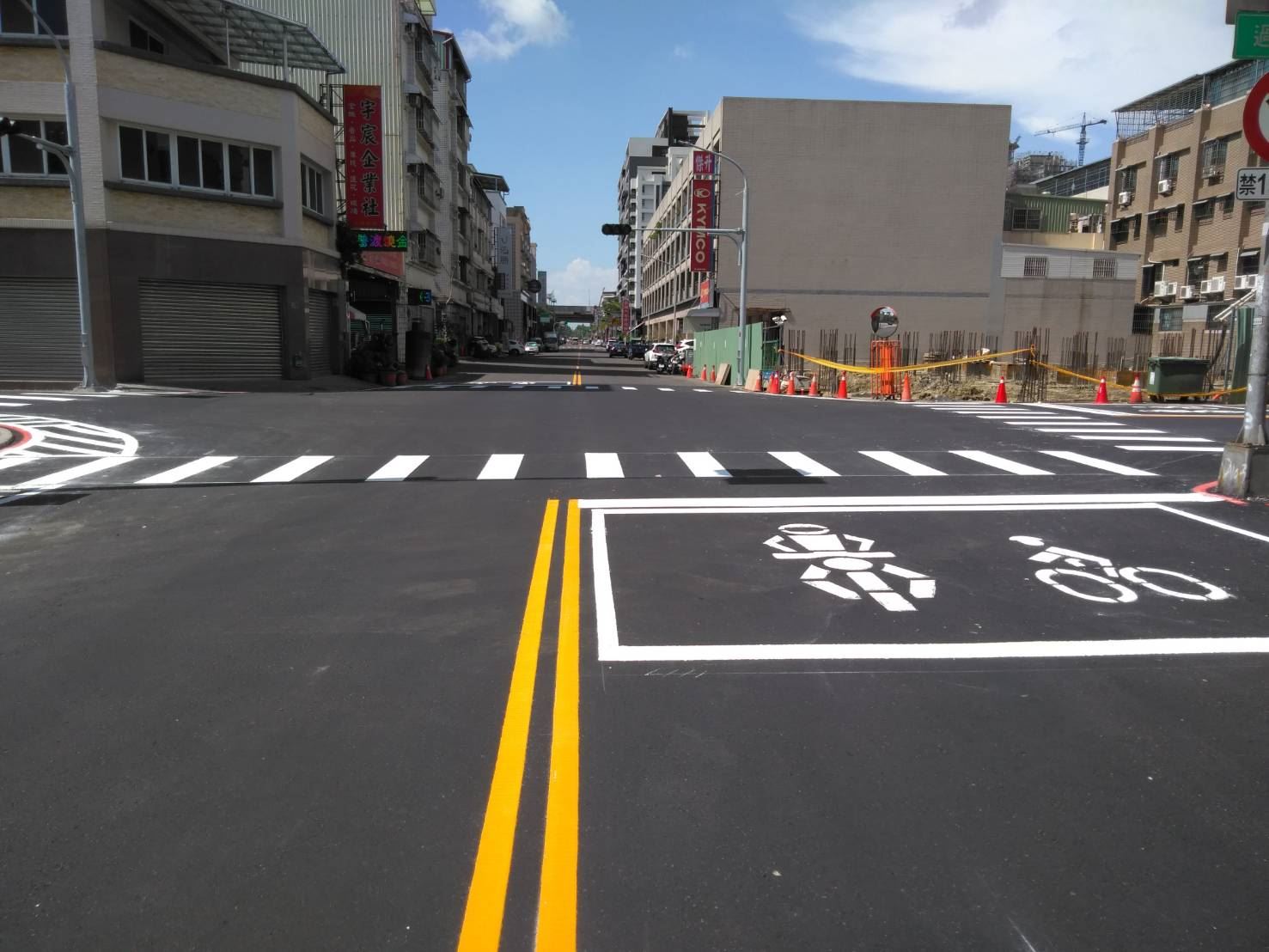 高雄鳳山區過雄街拓寬完成開放通車...