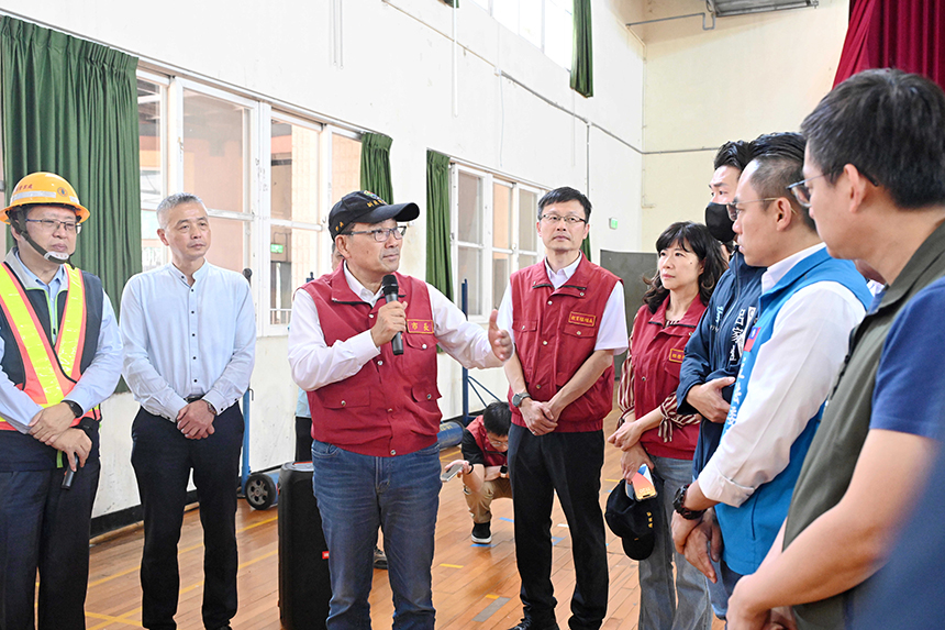 視察土城路樹清整及三峽校園復原工作  侯友宜指示加速完...