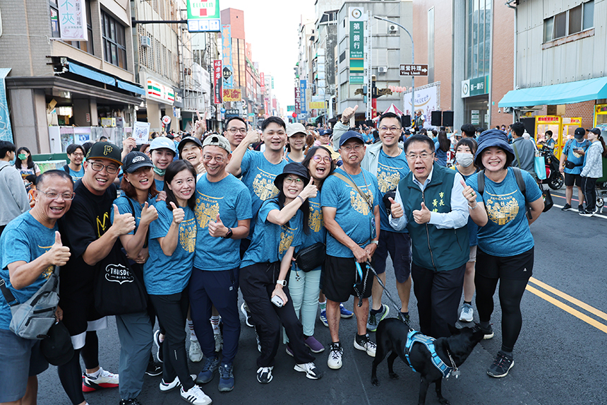 台灣首廟天壇府城歷史健行  黃偉哲盼市民走出健康...