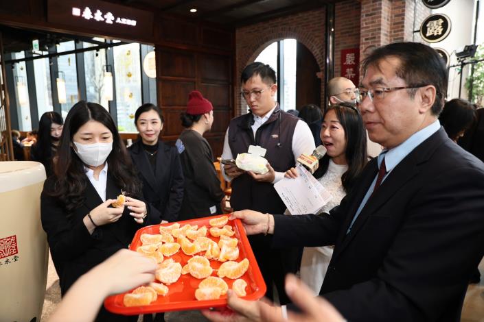 「臺南400厚禮樹巡迴展」大遠百東信義店行銷秋冬果品及農...