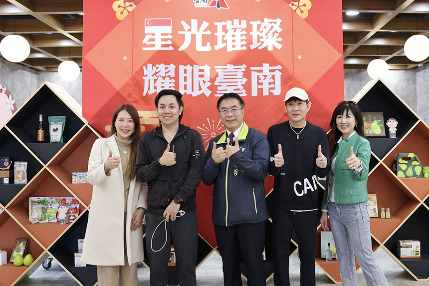 黃偉哲聯手新加坡網紅直播賣台南特產  10分鐘內搶購一空...