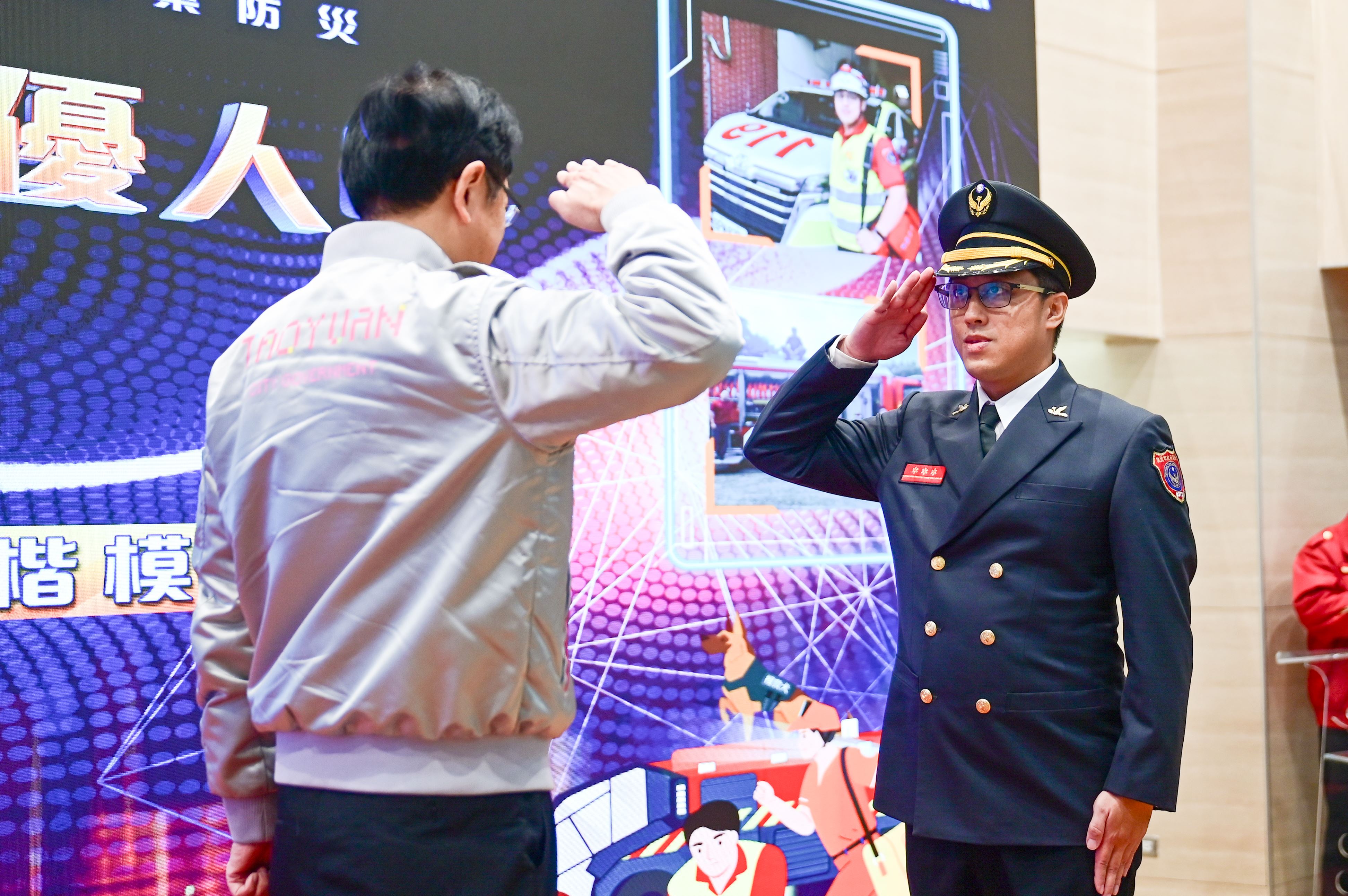 119消防節表揚40名績優消防人員　張市長：感謝消防人員守...