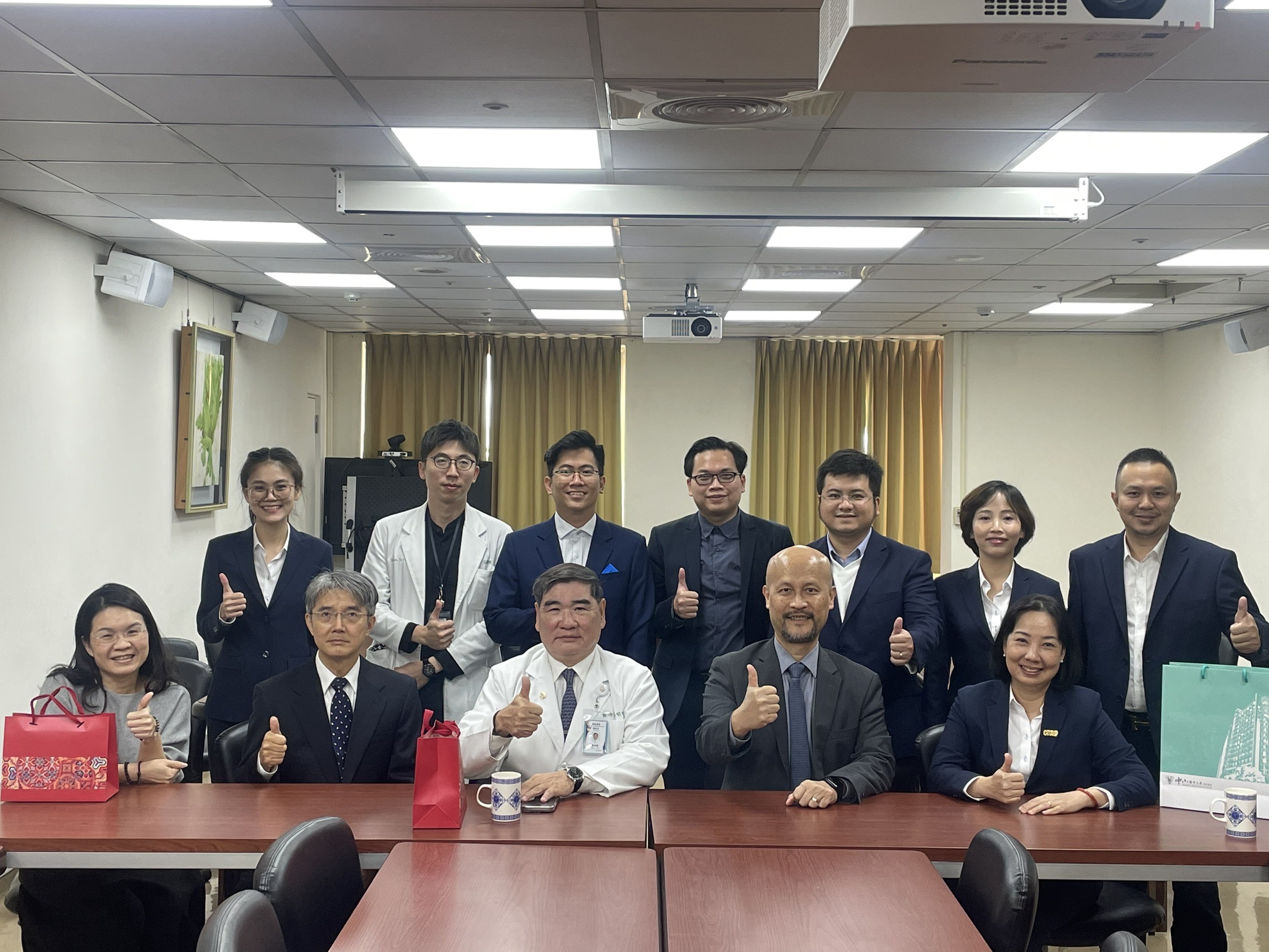 中山醫大越南碩士班抵台參訪  促推動當地醫療產業發展...