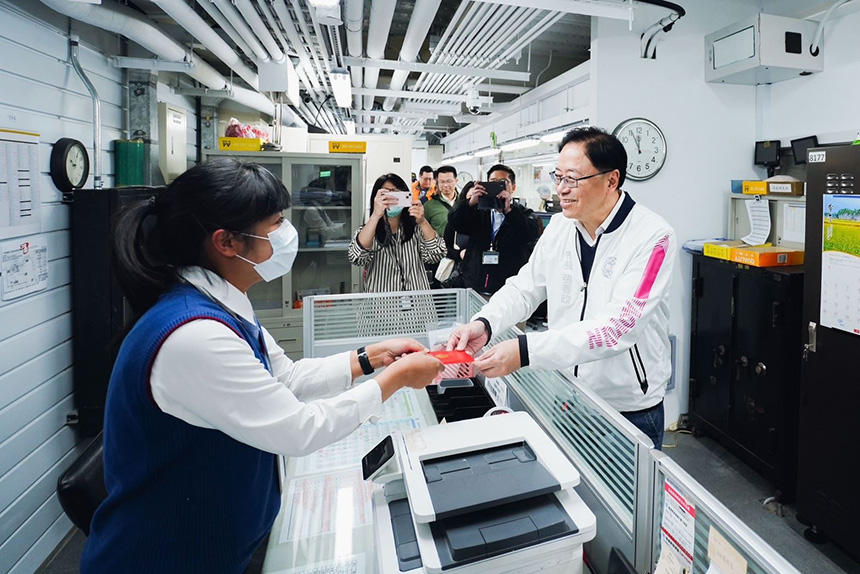 張善政視察桃園春節旅運  感謝同仁堅守崗位服務民眾...