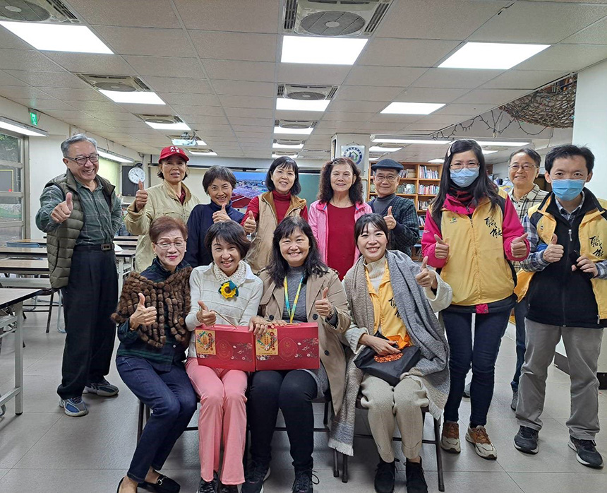 金蛇獻瑞送溫情  北市職能學院展現社區關懷力...