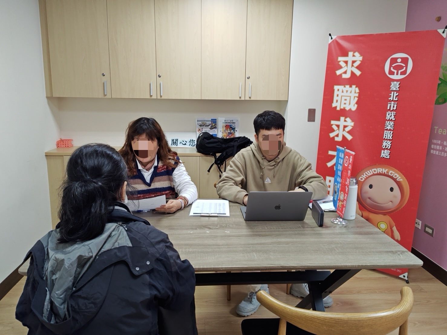 北市企業釋出850個工作機會  就業媒合服務完全免費  參加即...