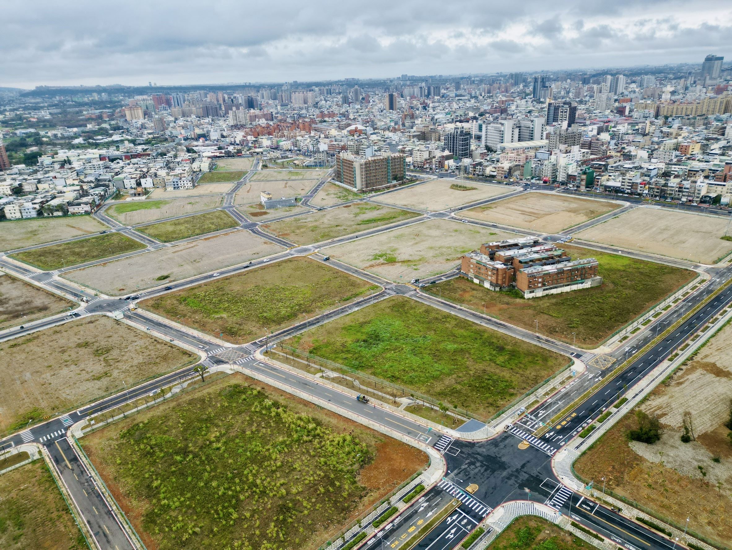 「桃園市中壢運動公園區段徵收工程」完工通車典禮...