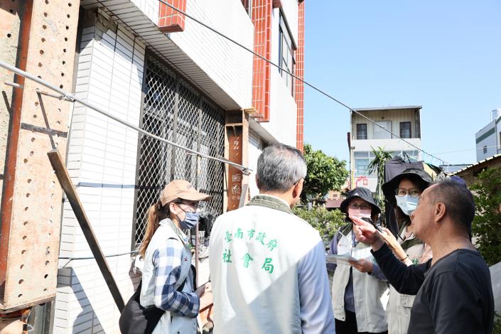 南市府針對災區逐戶訪視慰問   全力協助民眾需求...
