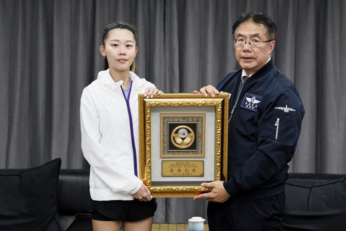 網球好手林家文  勇奪2025澳網聽障錦標賽女雙金牌及女單銅...