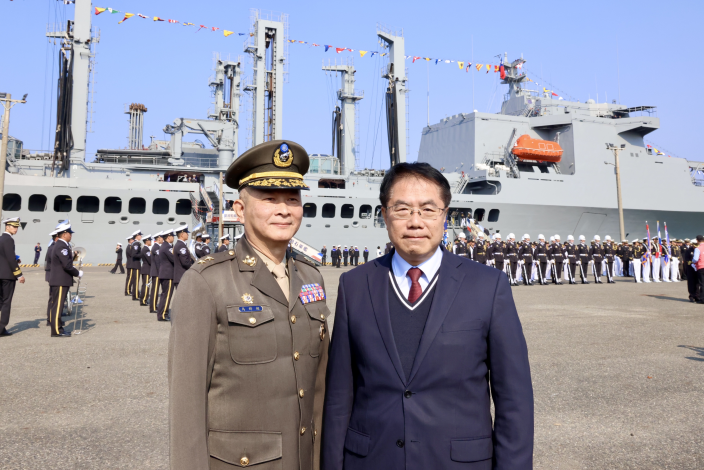 海軍敦睦艦隊抵臺南安平商港  「敦睦遠航訓練支隊」開放...