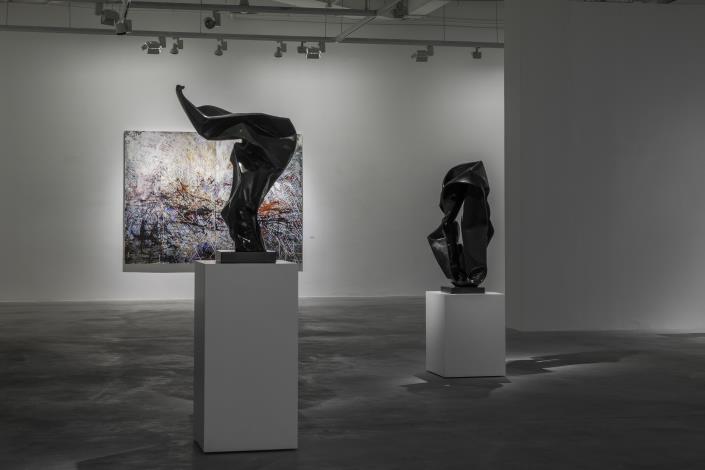 高價漢白玉作品全台首亮相   許東榮個展南美1館登場...