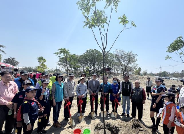 114年「手植希望 綠網相連」植樹活動 市府攜手中央共築生...