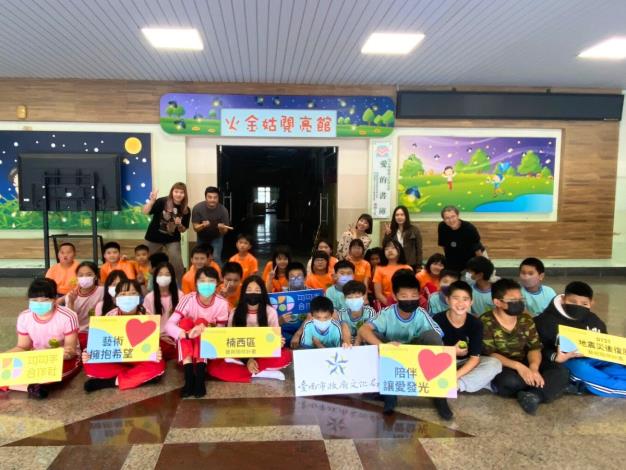 藝術點亮希望   兒童劇場進校園   陪伴孩子走出地震陰影...
