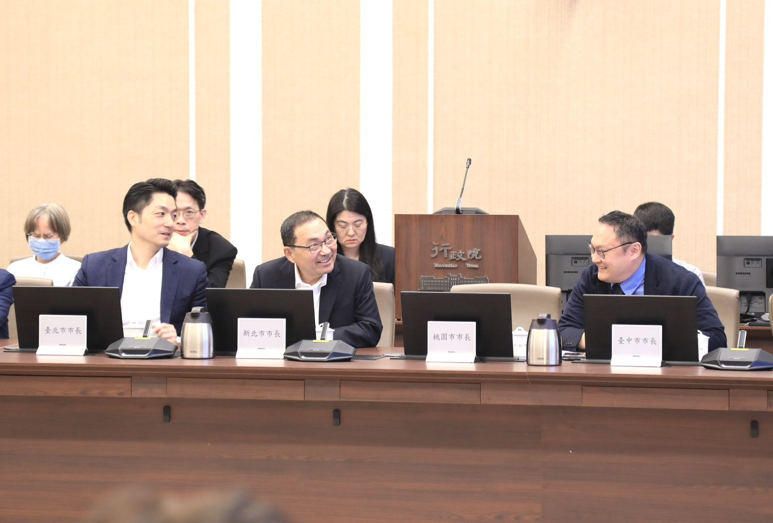 市長議會備詢心繫關稅衝擊 派代表赴院會提8縣市聲明