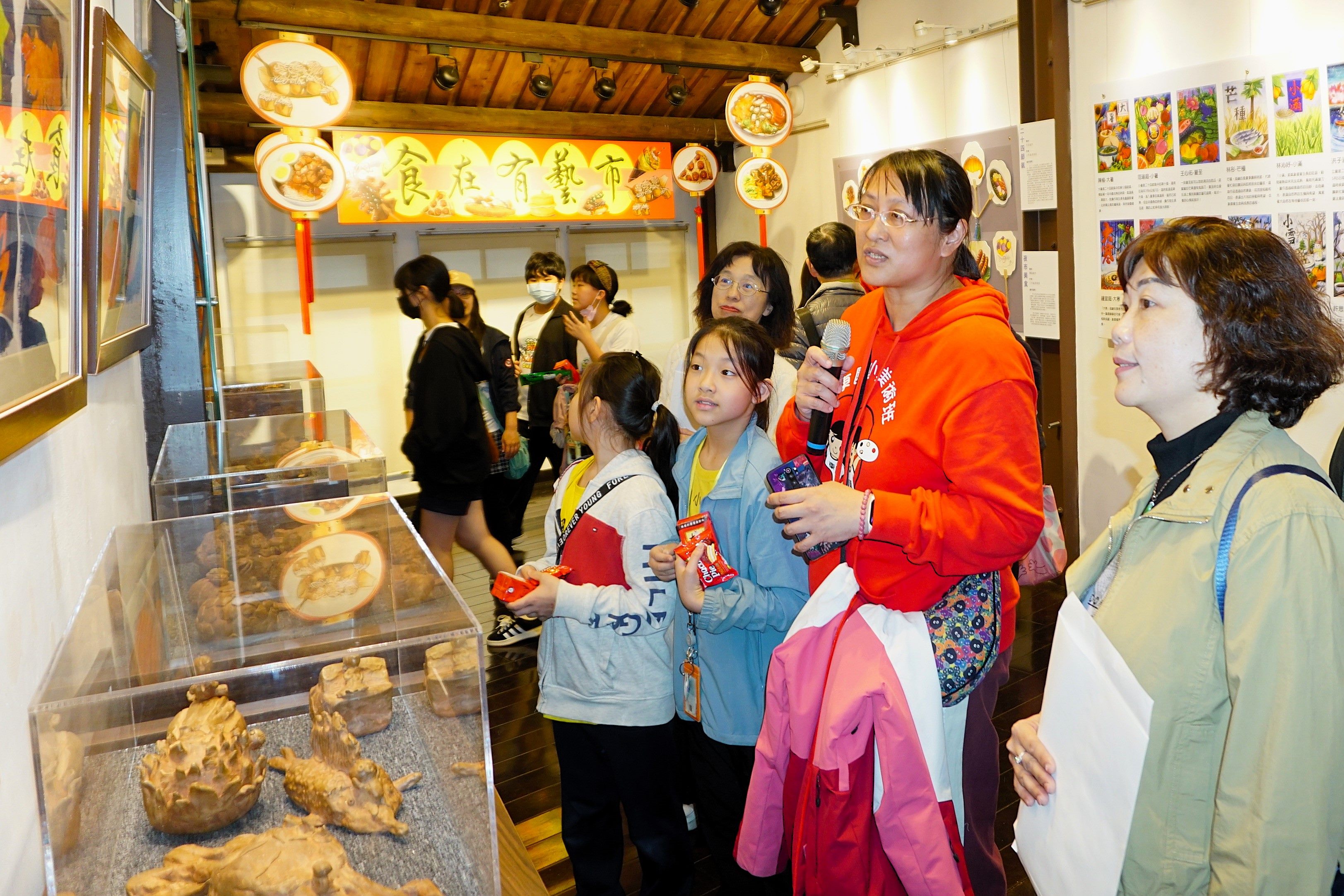 北市鄉土中心「食在有藝市」特展  東園國小美術班邀請認...