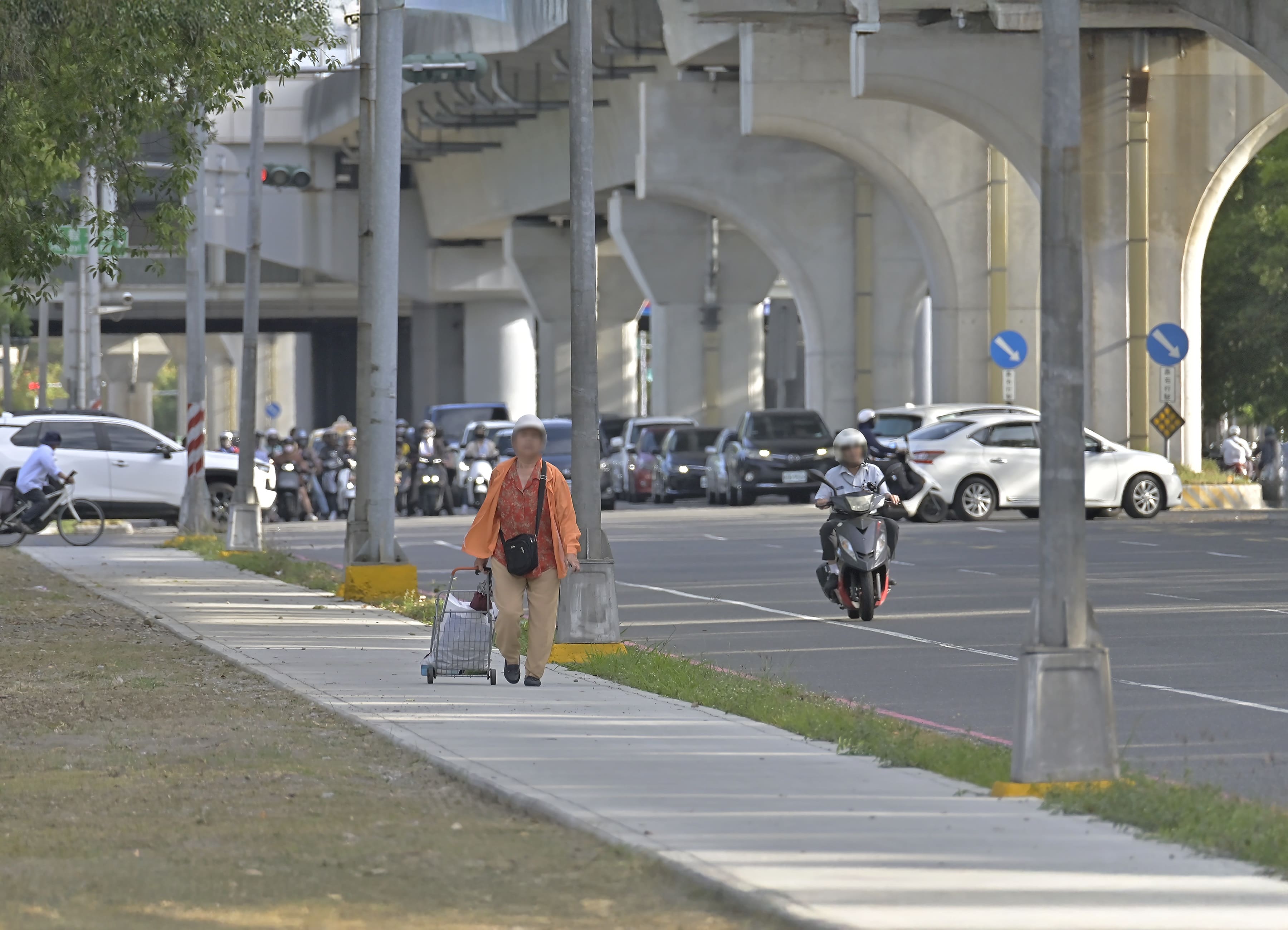 左楠路人行環境再升級  串聯世運主場館與楠梓產業園區...