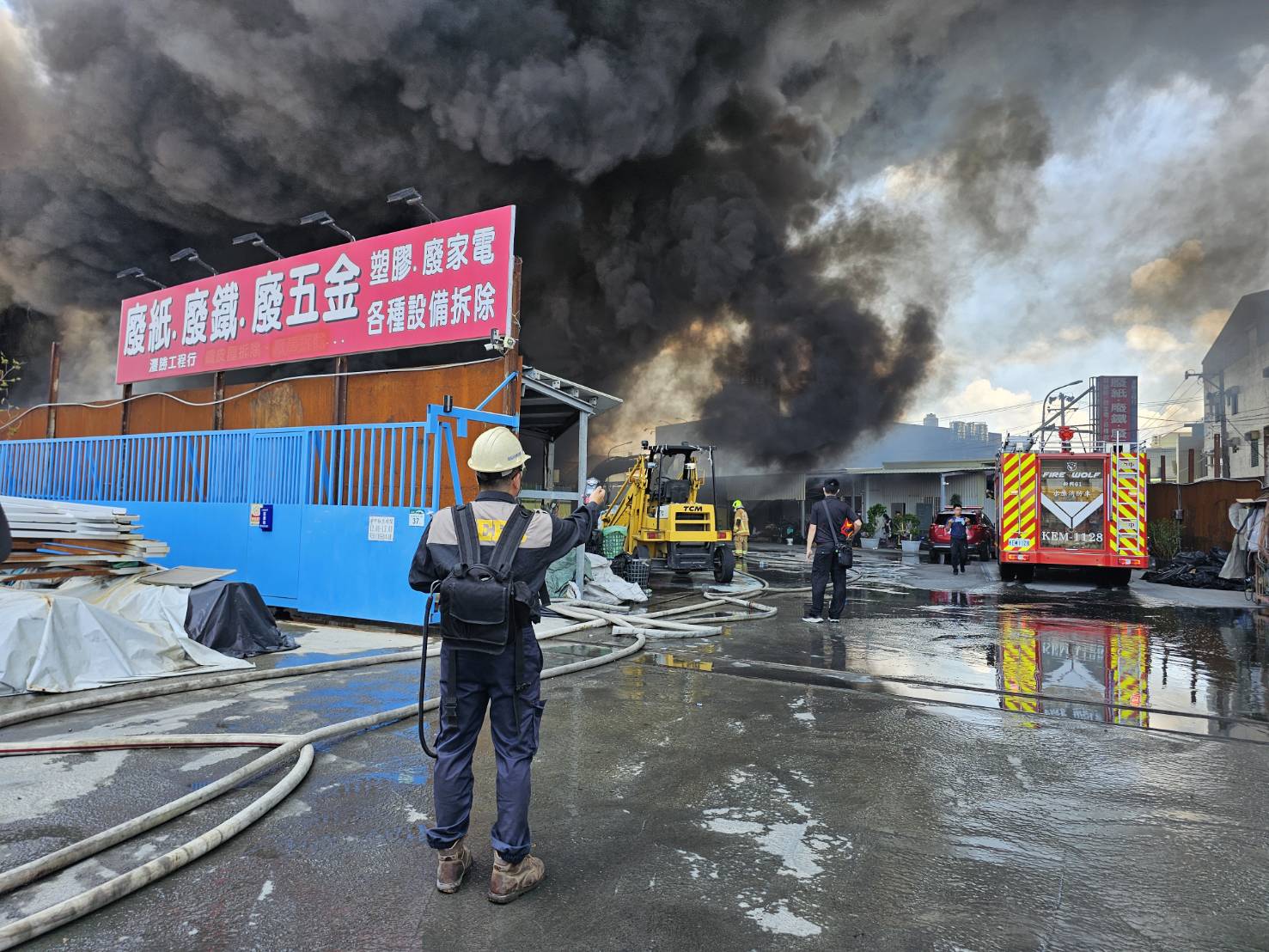 仁武區塑膠倉庫火警釀空污   環保局即時監控並提醒影響區...
