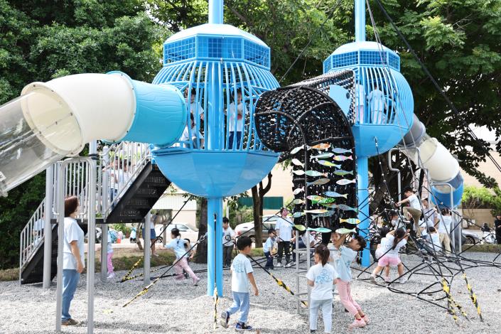 「一區一特色公園」再添亮點　華德公園「漁眾不同」特色遊戲場正式開放