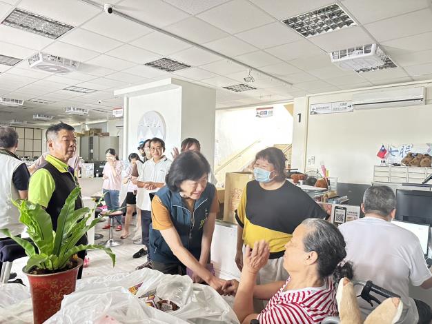 無處不在卻默默用心的溫暖英雄   社會局社工全力協助災後...