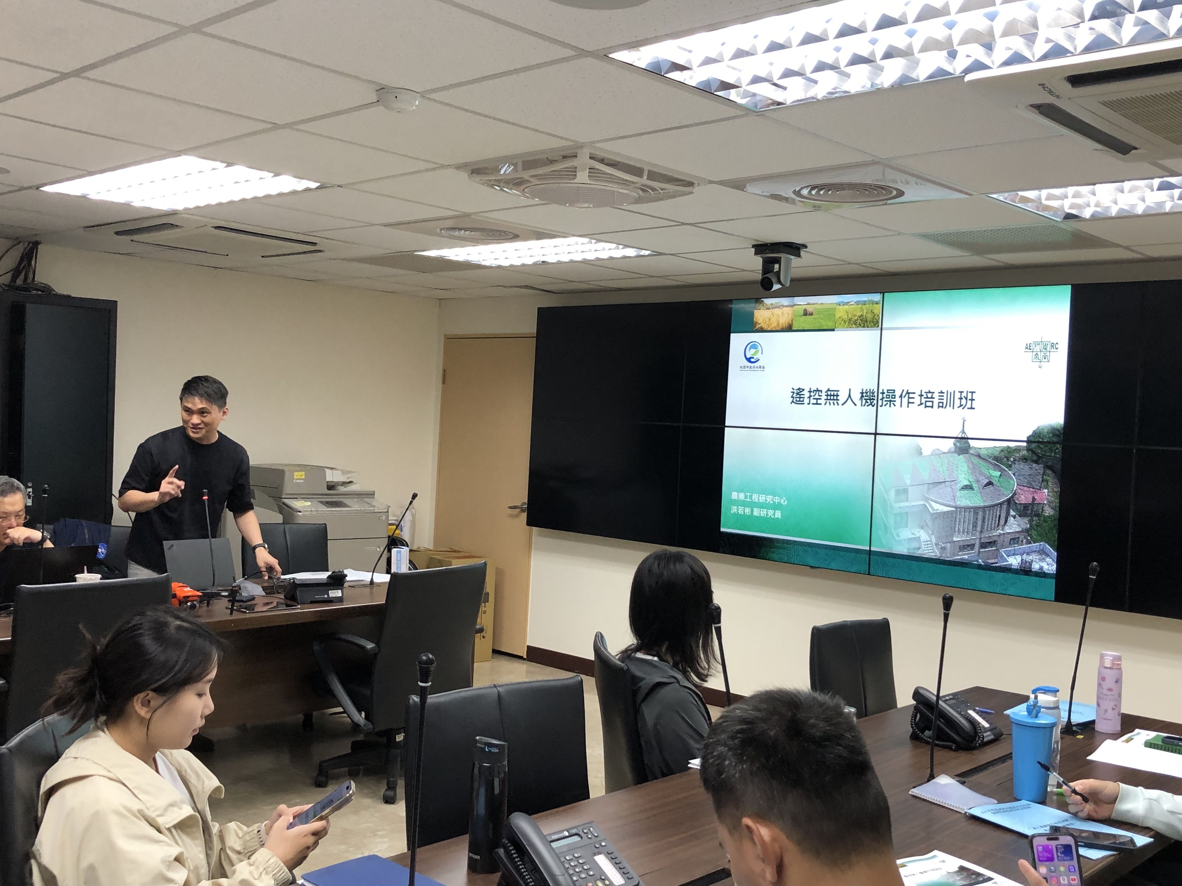 打造數位治理新力軍　公部門無人機培訓與考照課程正式啟...