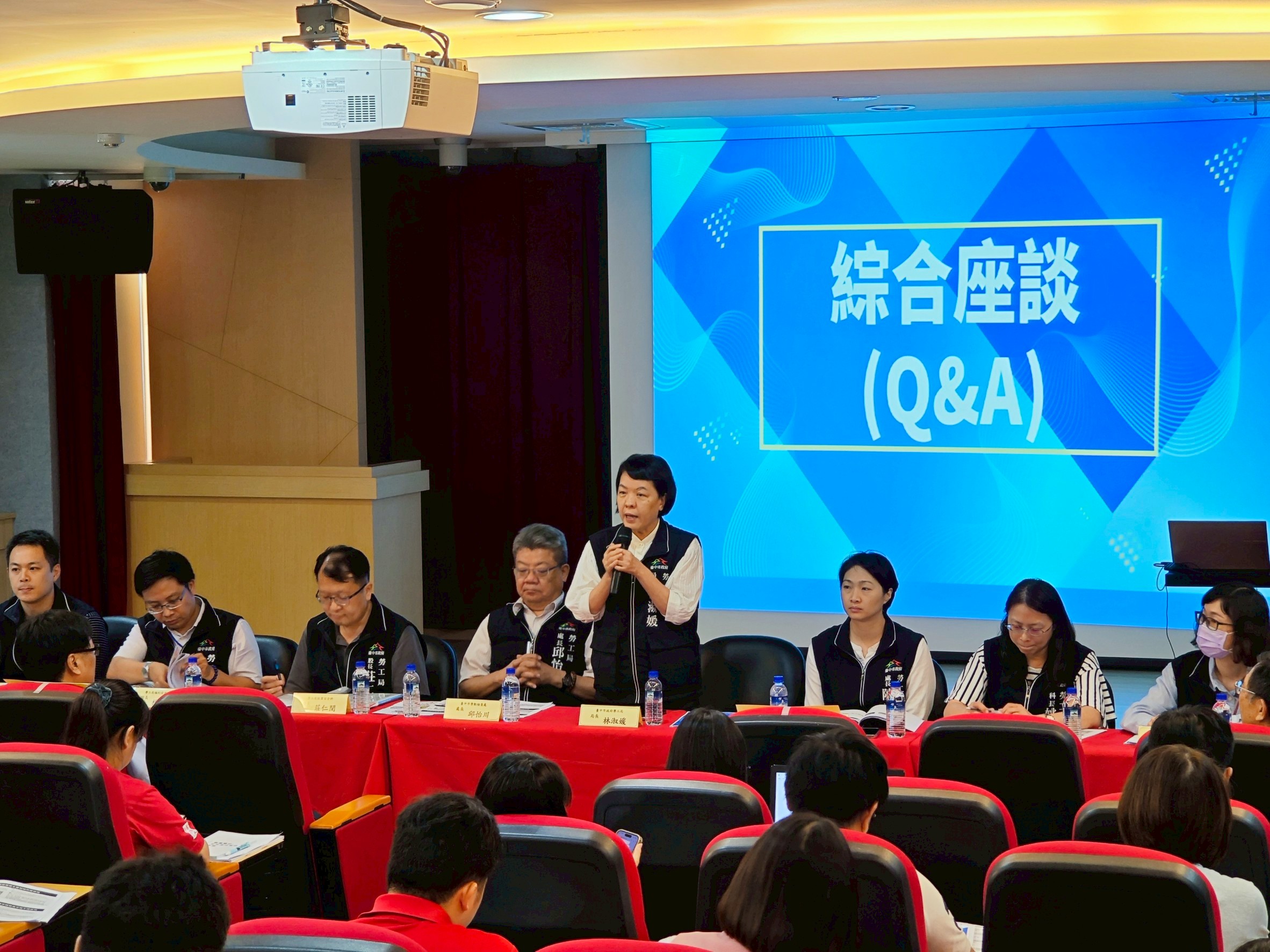 疑難雜症都有勞工局當後盾   中市推動雇主服務資源6助力...