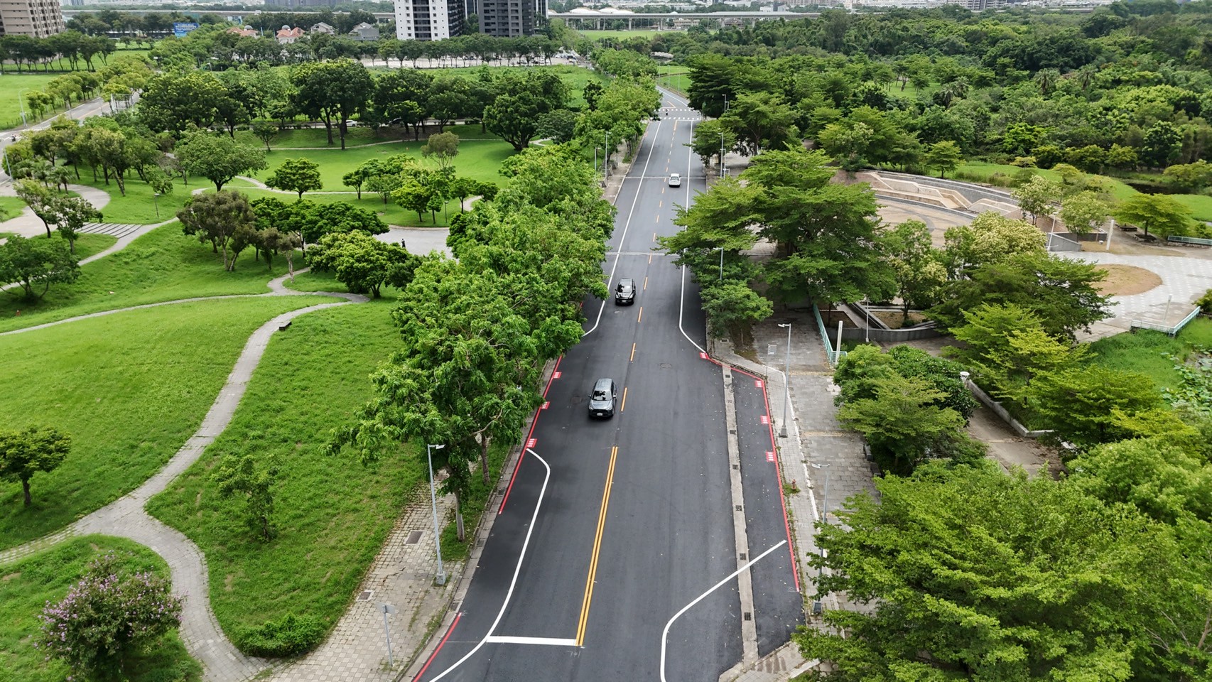 橋頭橋新一路路面翻新   提升區域行車安全