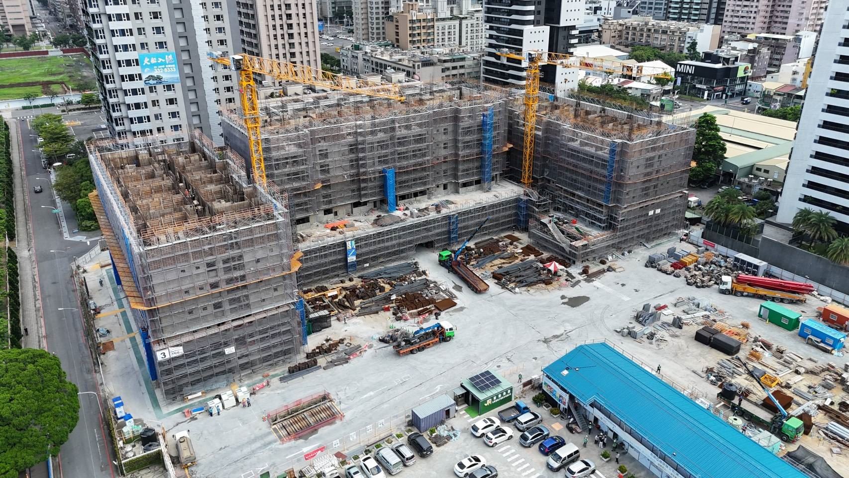 林欽榮副市長率隊巡視亞灣社宅防颱整備    呼籲各建案與社區落實防颱措施