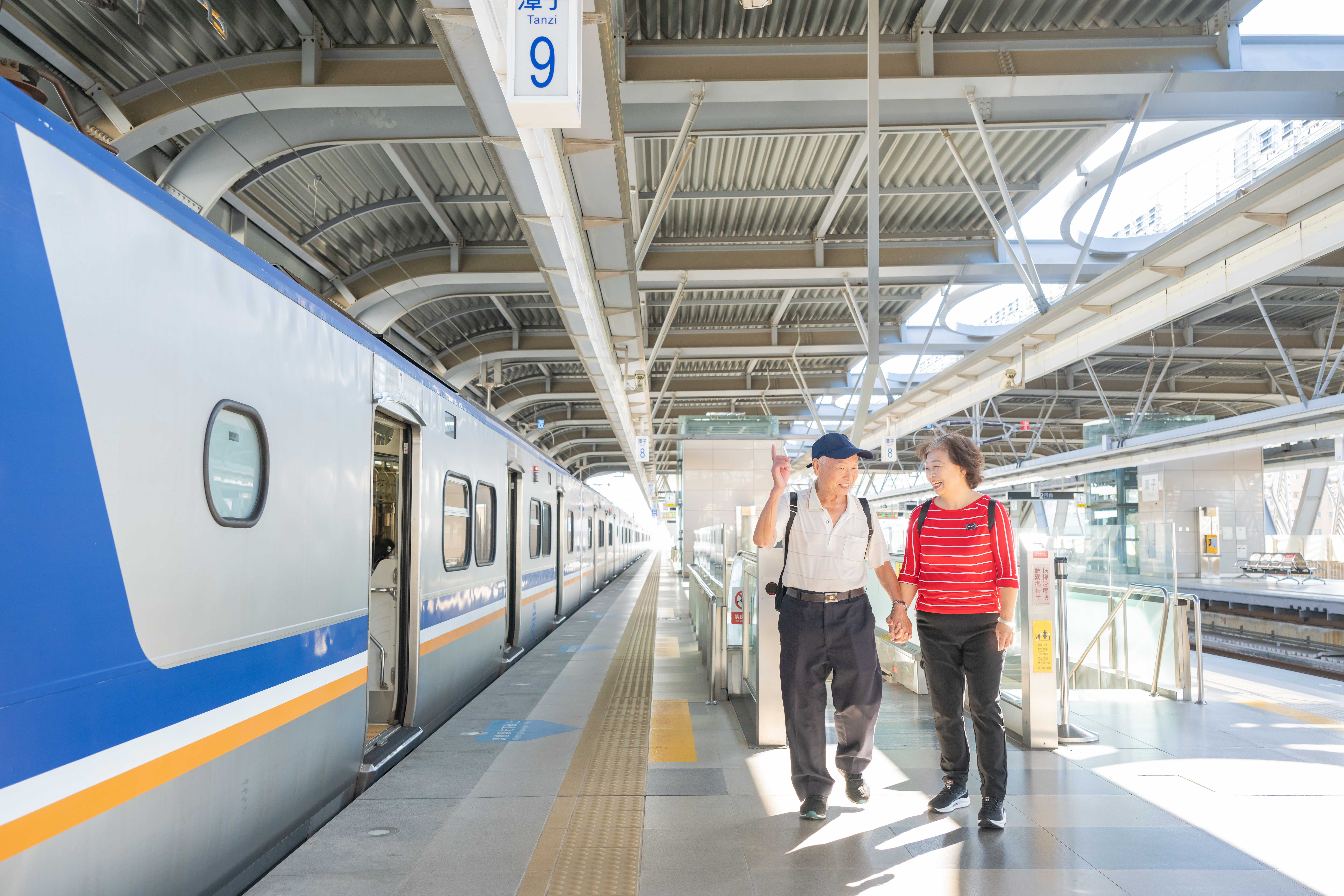 持續照顧長輩   台中敬老愛心卡搭火車貼心升級 