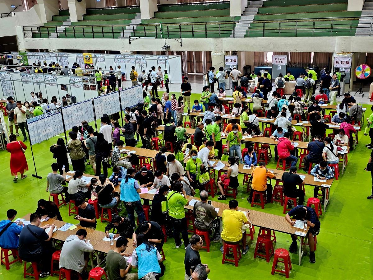 在地就業黏住薪福  高市大型徵才8/16登場