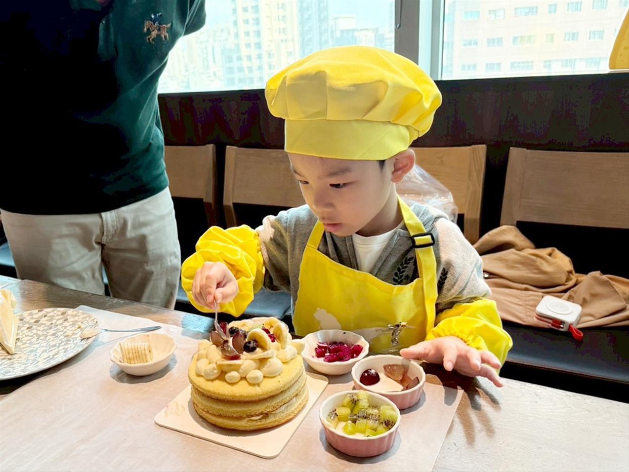 高雄農業局聯手饗食天堂食農新體驗      香蕉蜂蜜蛋糕甜蜜...