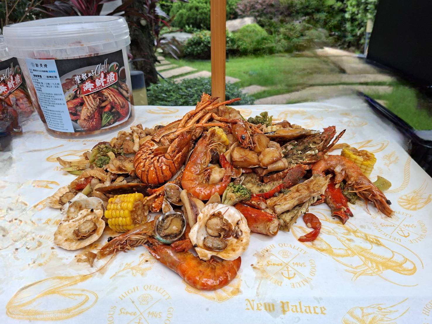 中秋必烤我只負責吃    辦桌王海鮮桶銷魂即食超搶手...