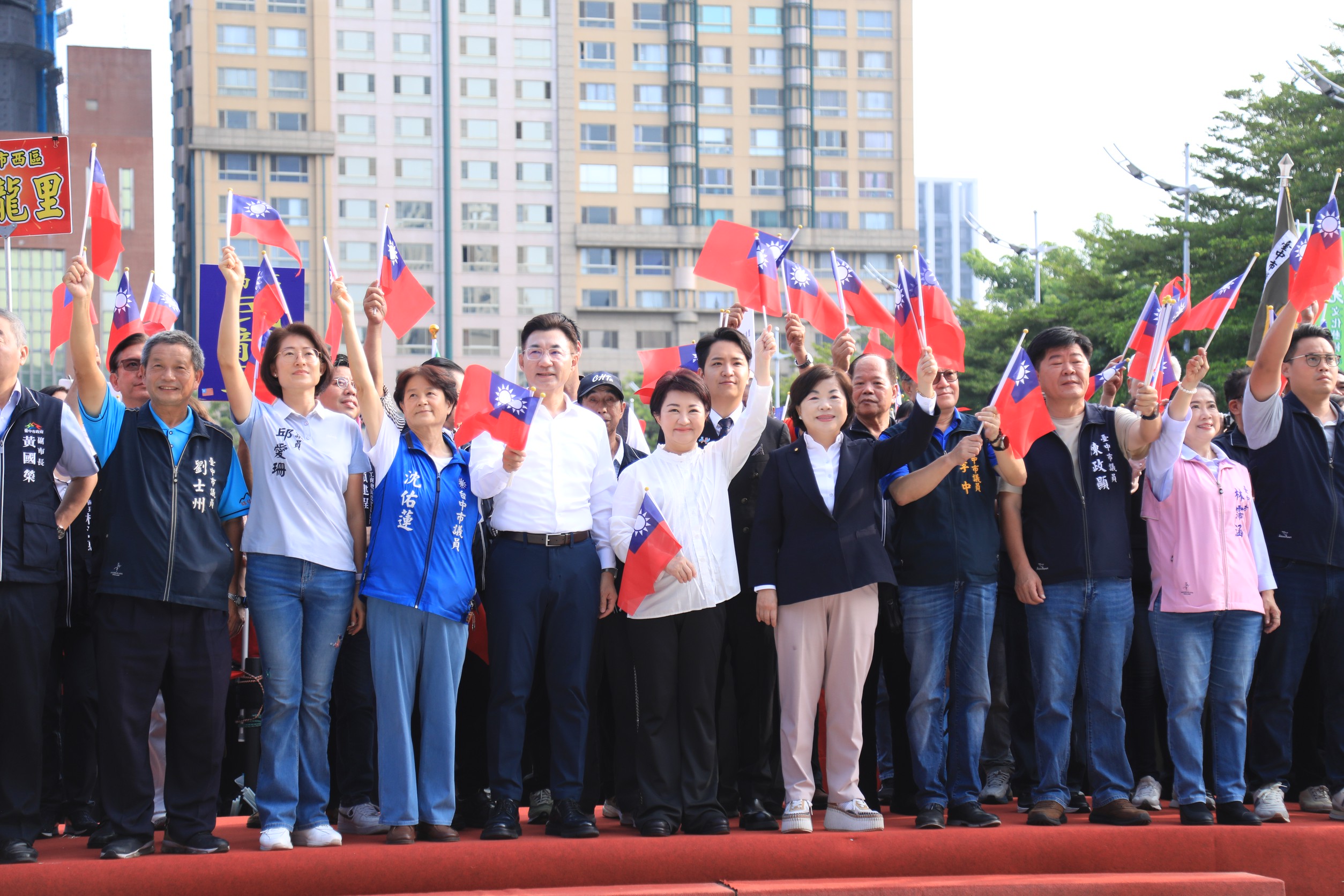 台中喜迎市政豐收年 國慶升旗湧逾2.3萬人次...