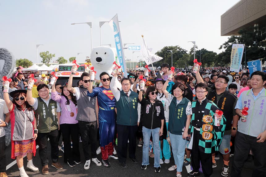 永康區萬聖節遊行  大小朋友變裝踩街...