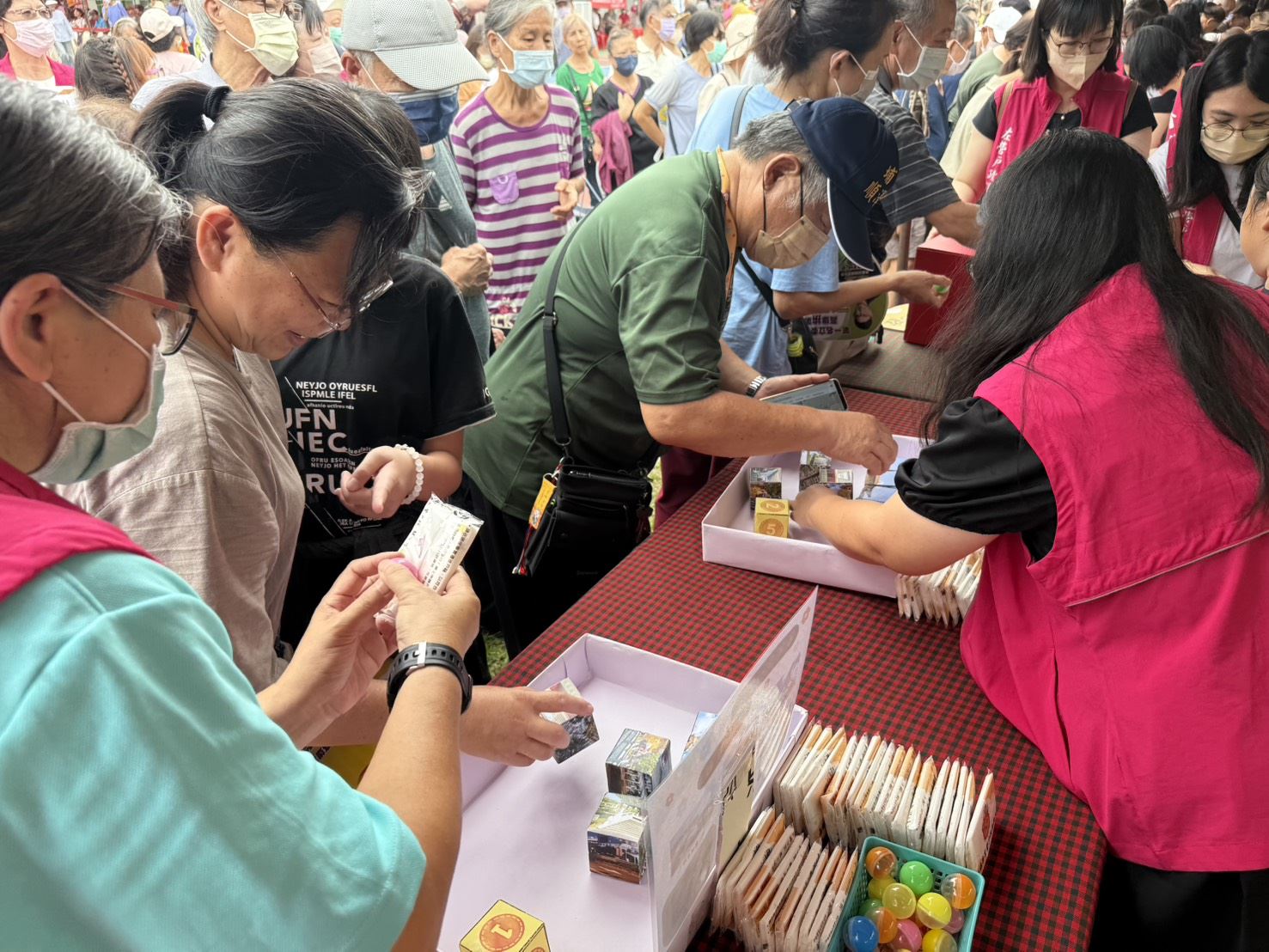 敬老傳愛在左營   戶政暖心共慶重陽