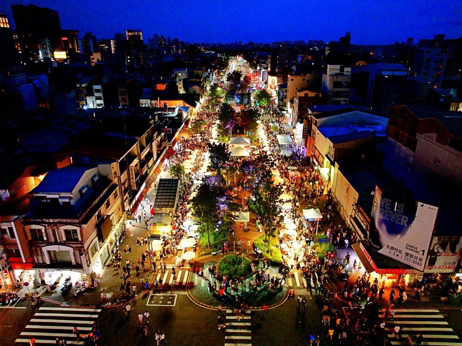 鬼魅×驚奇×甜蜜與萬神齊聚   萬聖節同遊臺南商圈...