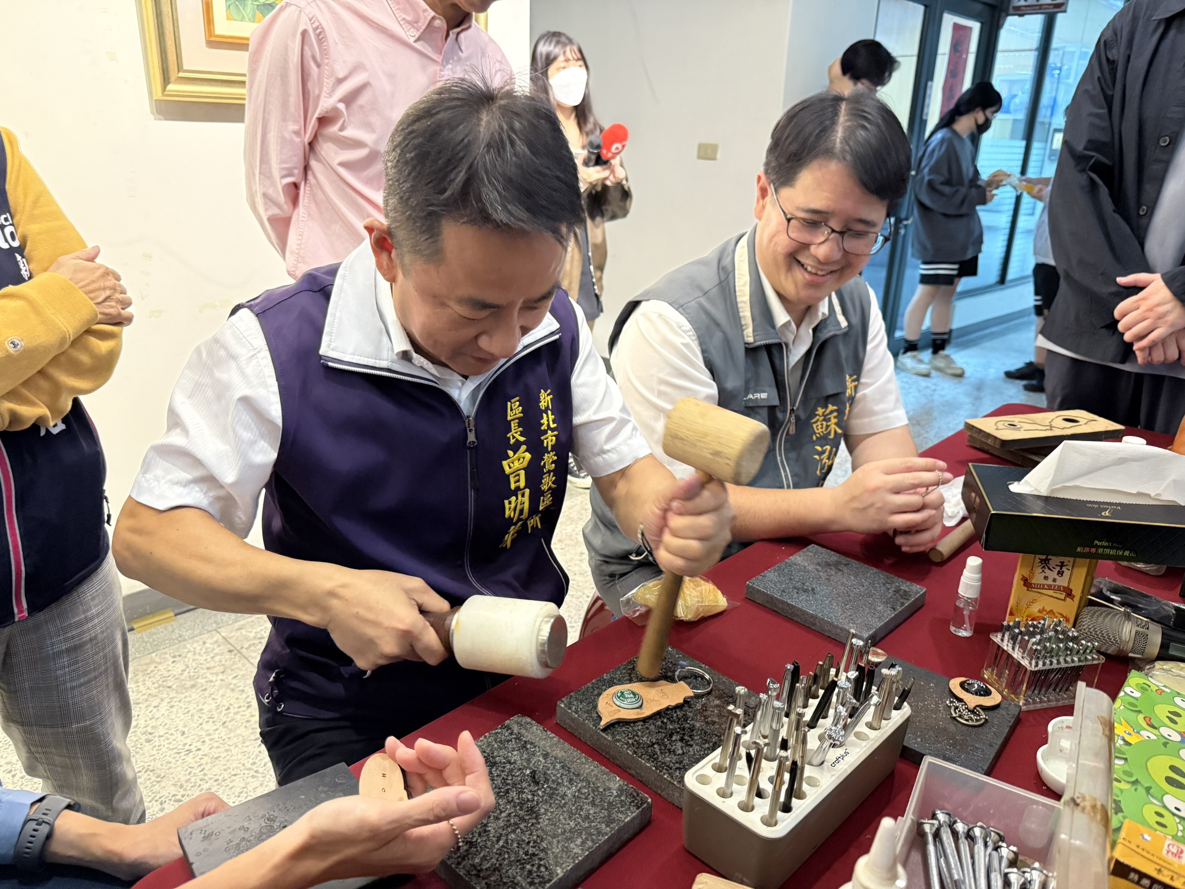 鶯歌區公所藝文走廊—「與眾布同」用設計點亮人生...