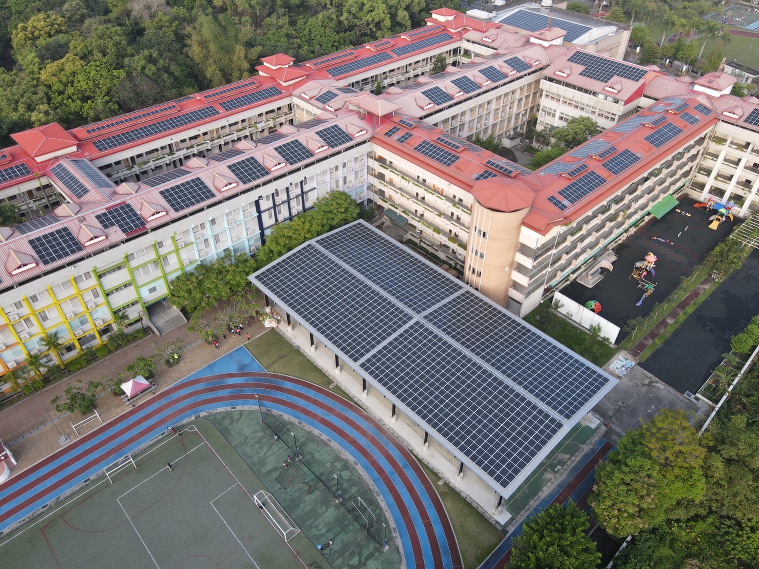 新北市立學校全數獲低碳校園認證 齊心打造校園碳中和 邁...