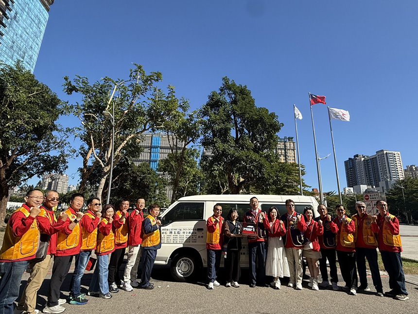 公私協力溫暖人間！  社團捐贈復康巴士消防警備車...