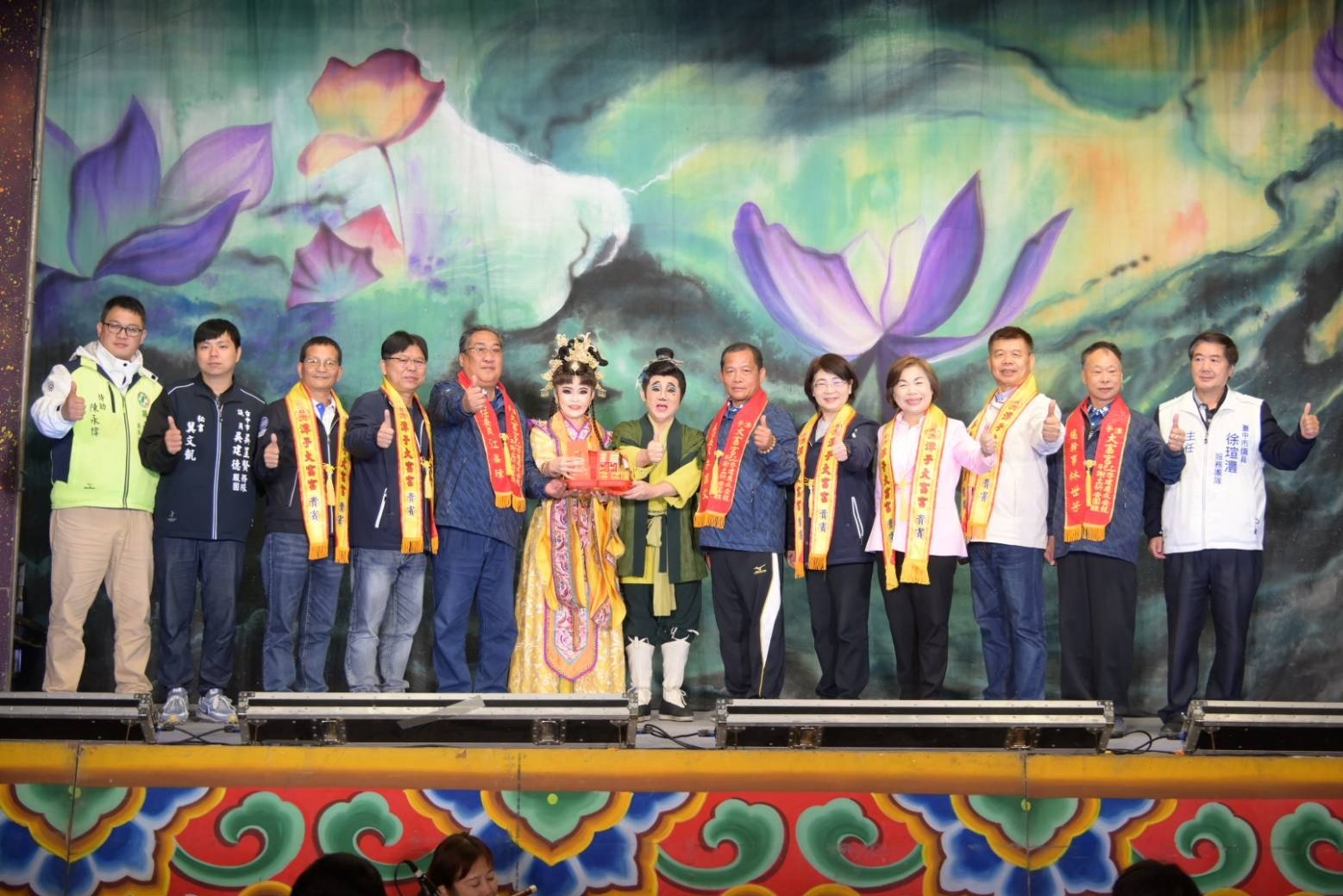 台中傳藝巡演潭子大富宮 明華園經典喜劇逗樂4千名觀眾...