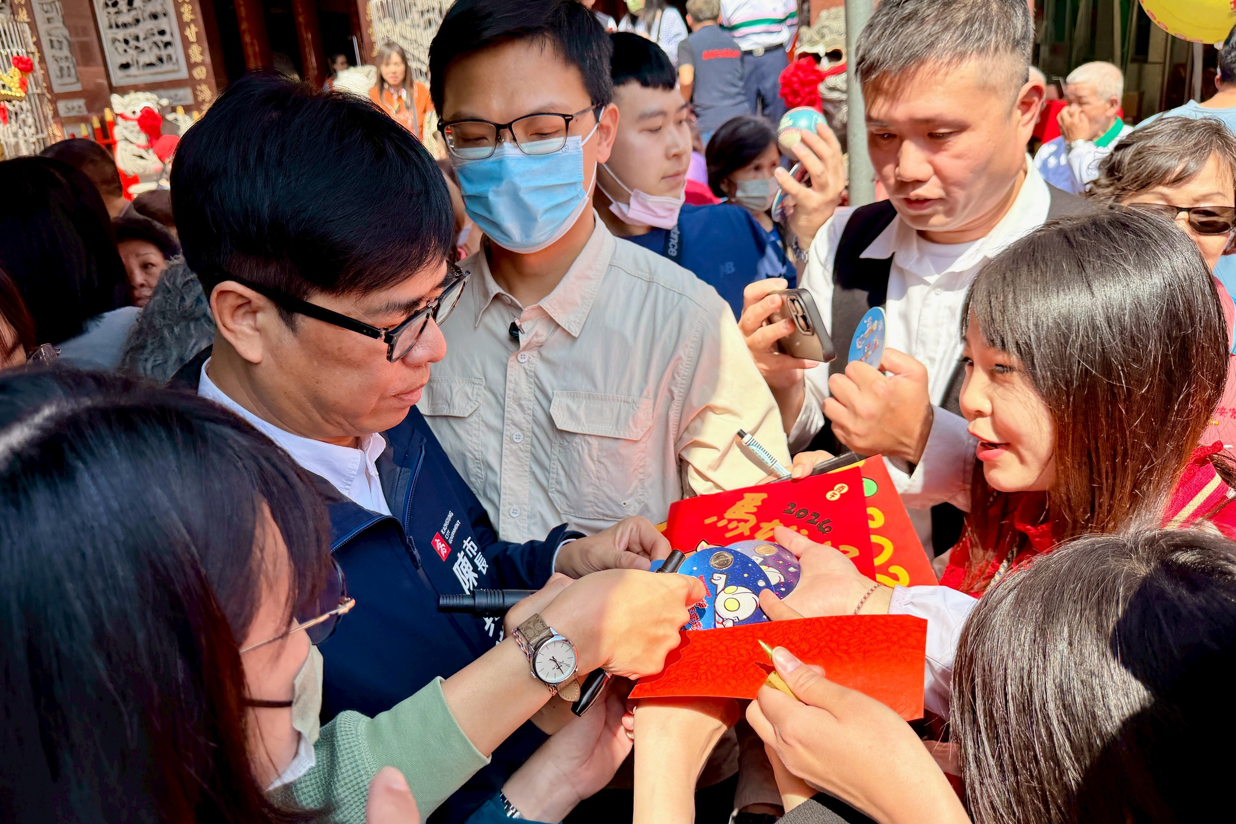 春節連假首日走訪鳳山、三民、鼓山參香拜廟　陳其邁祈願...