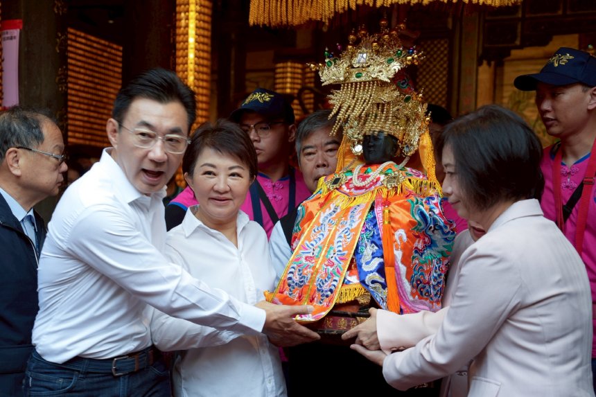 傳承205年香火不輟  台中樂成宮「旱溪媽祖」起駕出巡賜福...