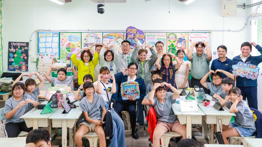 高雄市「班班有大型觸控螢幕」  5,000間智慧教室到位...