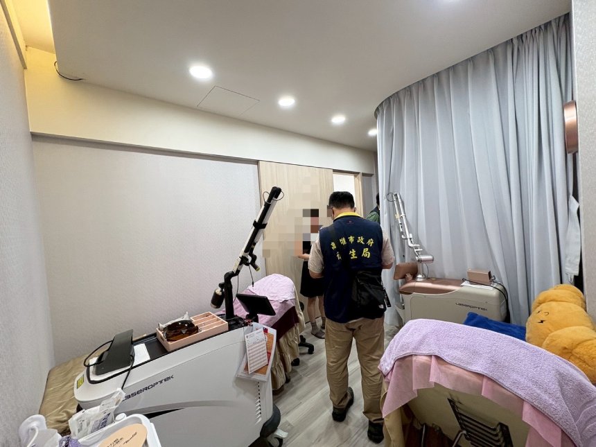 高市府衛生局即時查核某診所監控設備  帶回監視主機交檢...