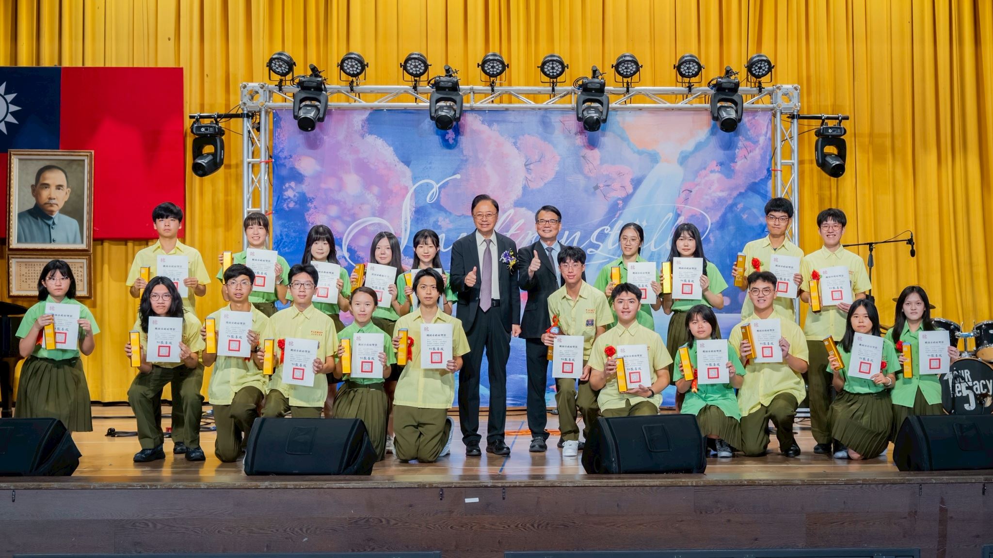 張市長攜手中職六隊長獻畢業祝福　勉勵桃高、武陵、陽明...