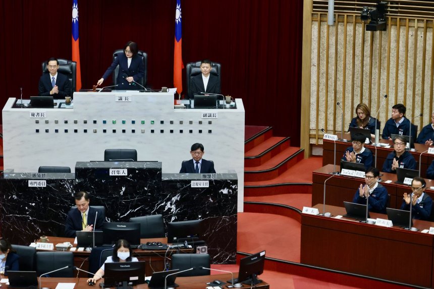 高雄市議會第4屆第7次定期大會閉幕  陳其邁率市府團隊感謝議會監督與支持